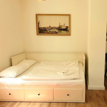 Pineapple Apartments Dresdner Heide Mit Garten Дрезден Екстериор снимка