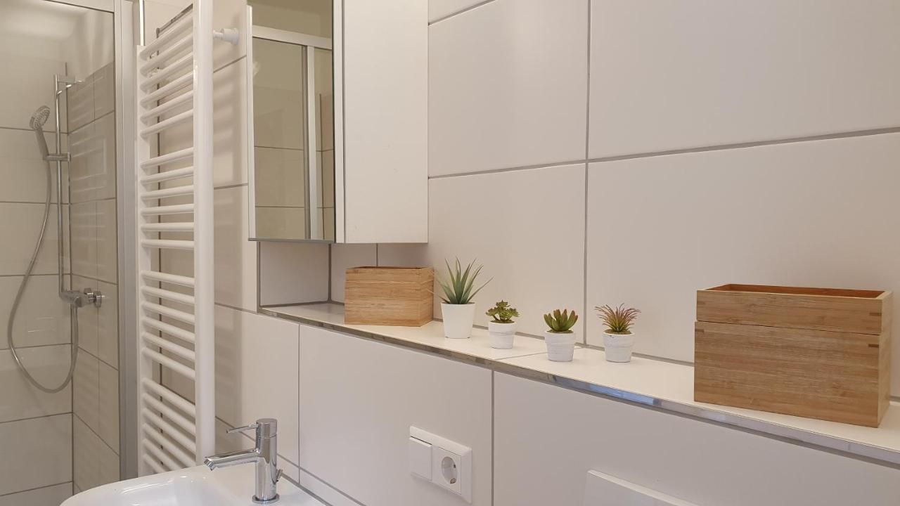 Pineapple Apartments Dresdner Heide Mit Garten Дрезден Екстериор снимка