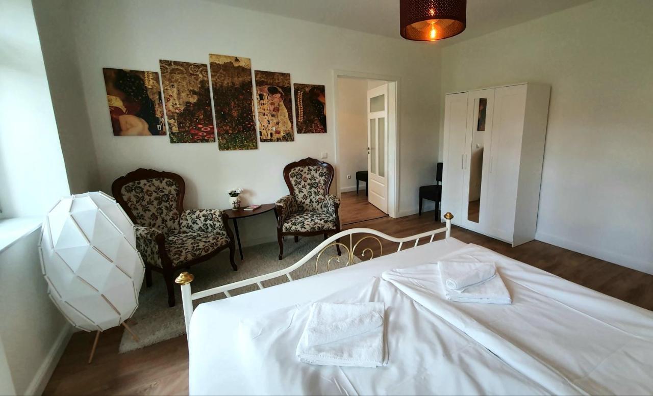 Pineapple Apartments Dresdner Heide Mit Garten Дрезден Екстериор снимка