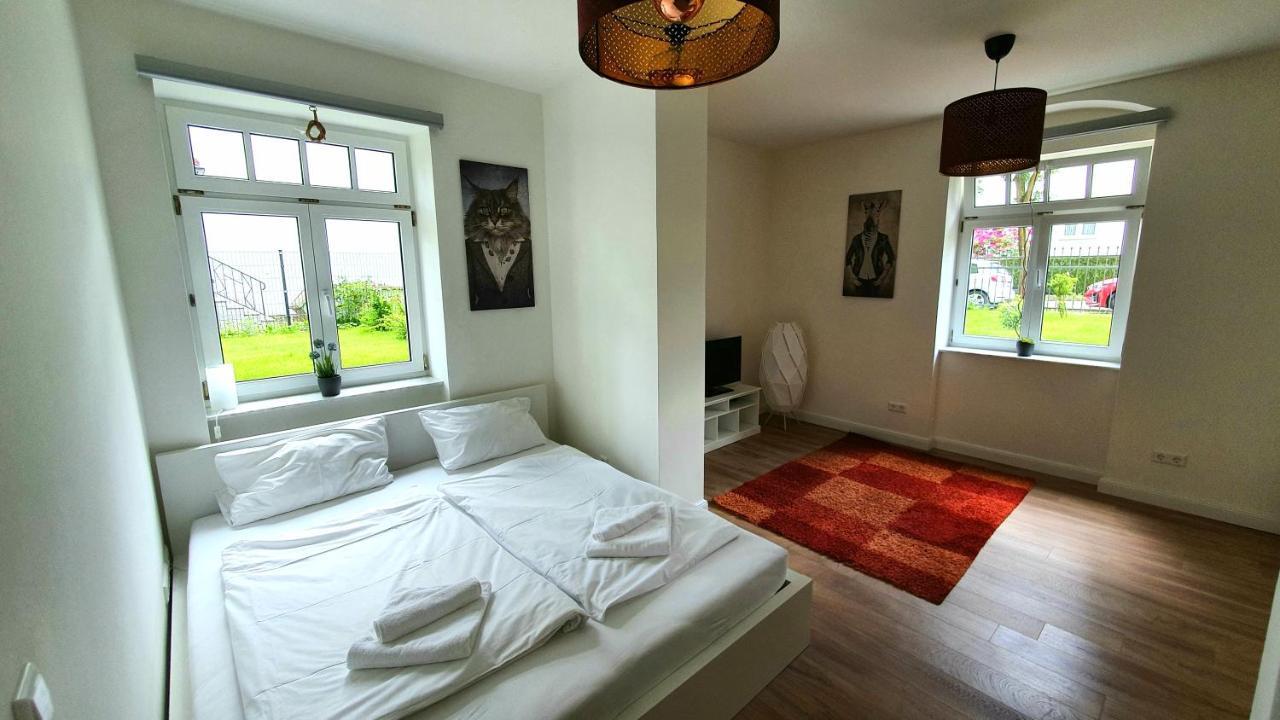 Pineapple Apartments Dresdner Heide Mit Garten Дрезден Екстериор снимка