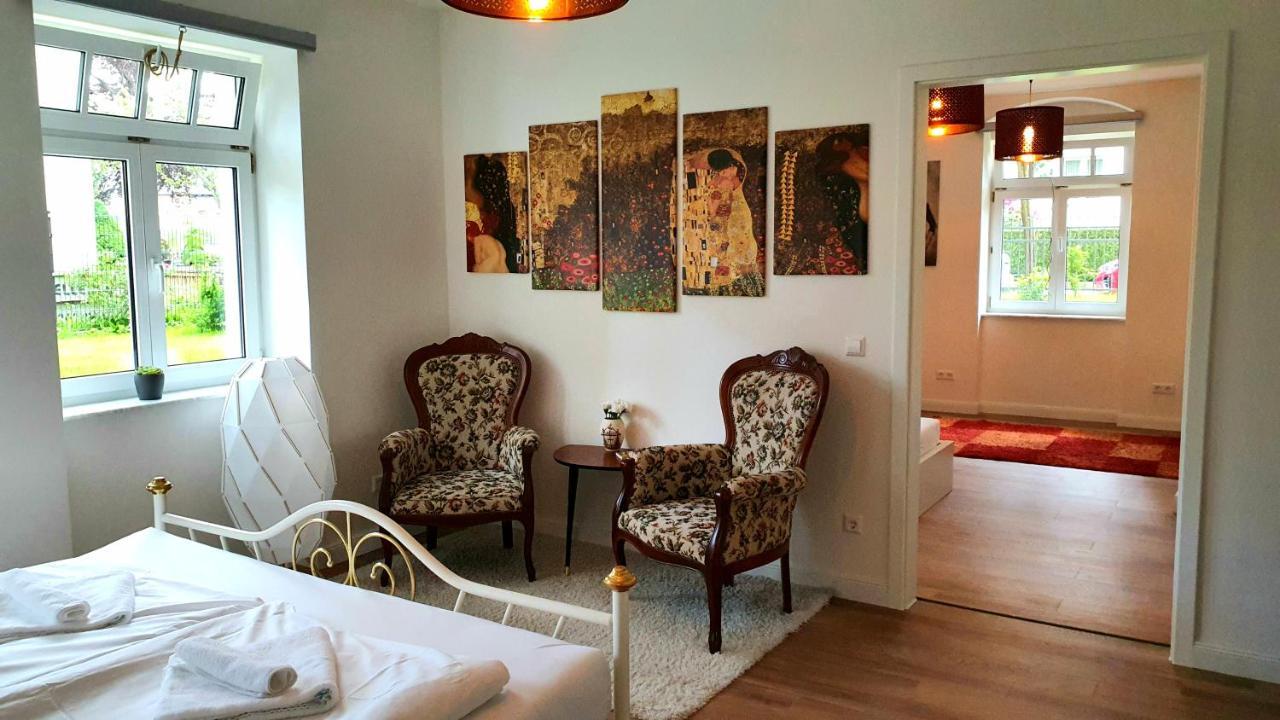 Pineapple Apartments Dresdner Heide Mit Garten Дрезден Екстериор снимка