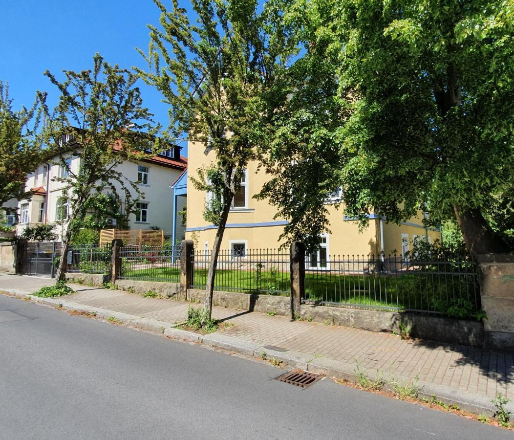 Pineapple Apartments Dresdner Heide Mit Garten Дрезден Екстериор снимка